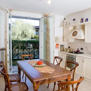  Apartment Con Giardino E Parcheggio Privato